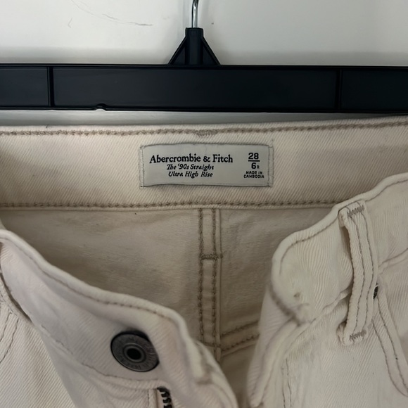 Abercrombie, the 90s straight ultra high-rise size 28 regular - Picture 2 of 3